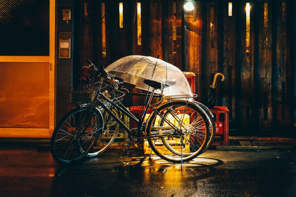 jazda na rowerze podczas deszczu czy to dobry pomysł